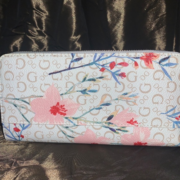 Guess wallet - Picture 3 of 5